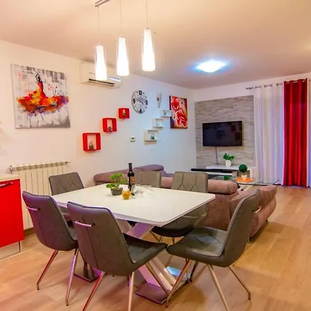 Sandro Apartment