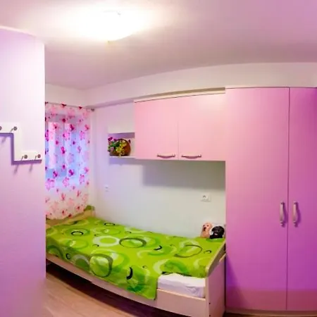Apartment Sandro Pula