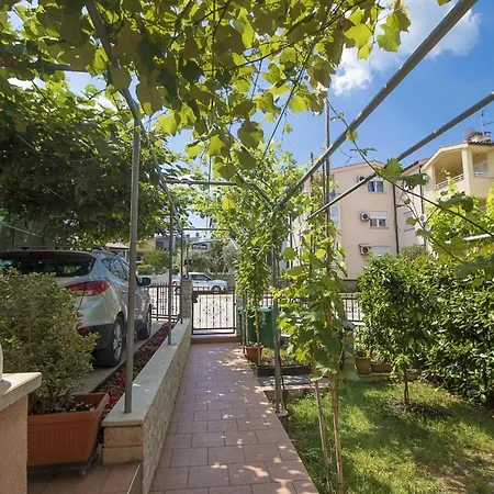 Sandro Apartment Pula